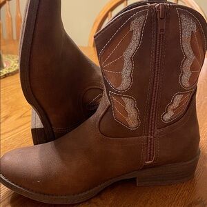 Madden Girl Tan Boots with Gray Soles